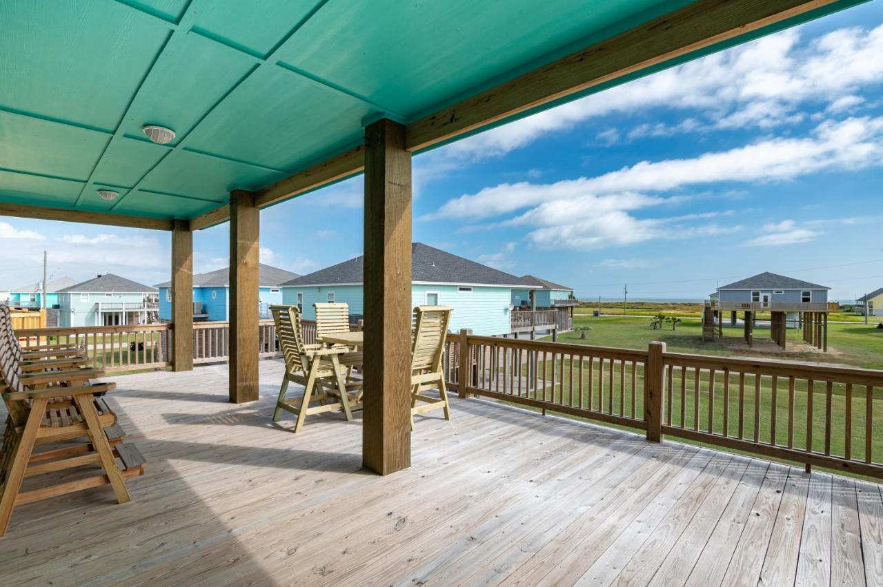 Stylish 4Br Crystal Beach Retreat Walk To Beach Bolivar Peninsula Exterior photo