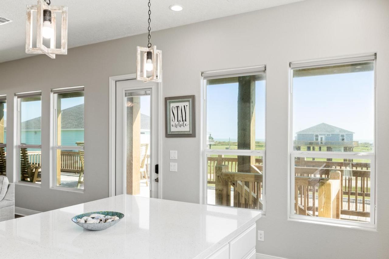 Stylish 4Br Crystal Beach Retreat Walk To Beach Bolivar Peninsula Exterior photo
